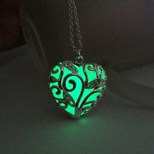Glow In the Dark Heart Necklace Pendant Christmas Gift for Daugher Mum