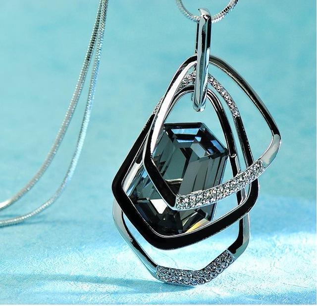 2016 New Arrival Women Pendant Necklaces Section Crystal Long Necklace