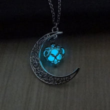 2017 Glowing In The Dark Pendant Necklaces Silver Plated Chain Necklaces Hollow Moon & Heart Choker Necklace Collares Jewelry